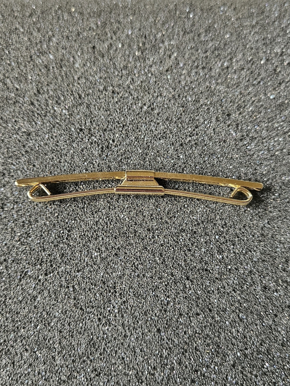 Gold-Tone Minimalist Bar Collar Stay Clip. - Picture 1 of 3